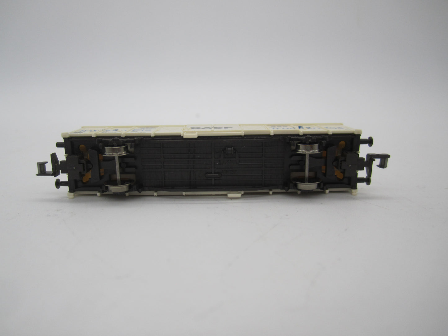 Roco N - 25603 - Gesloten wagen "BASF" van de DB