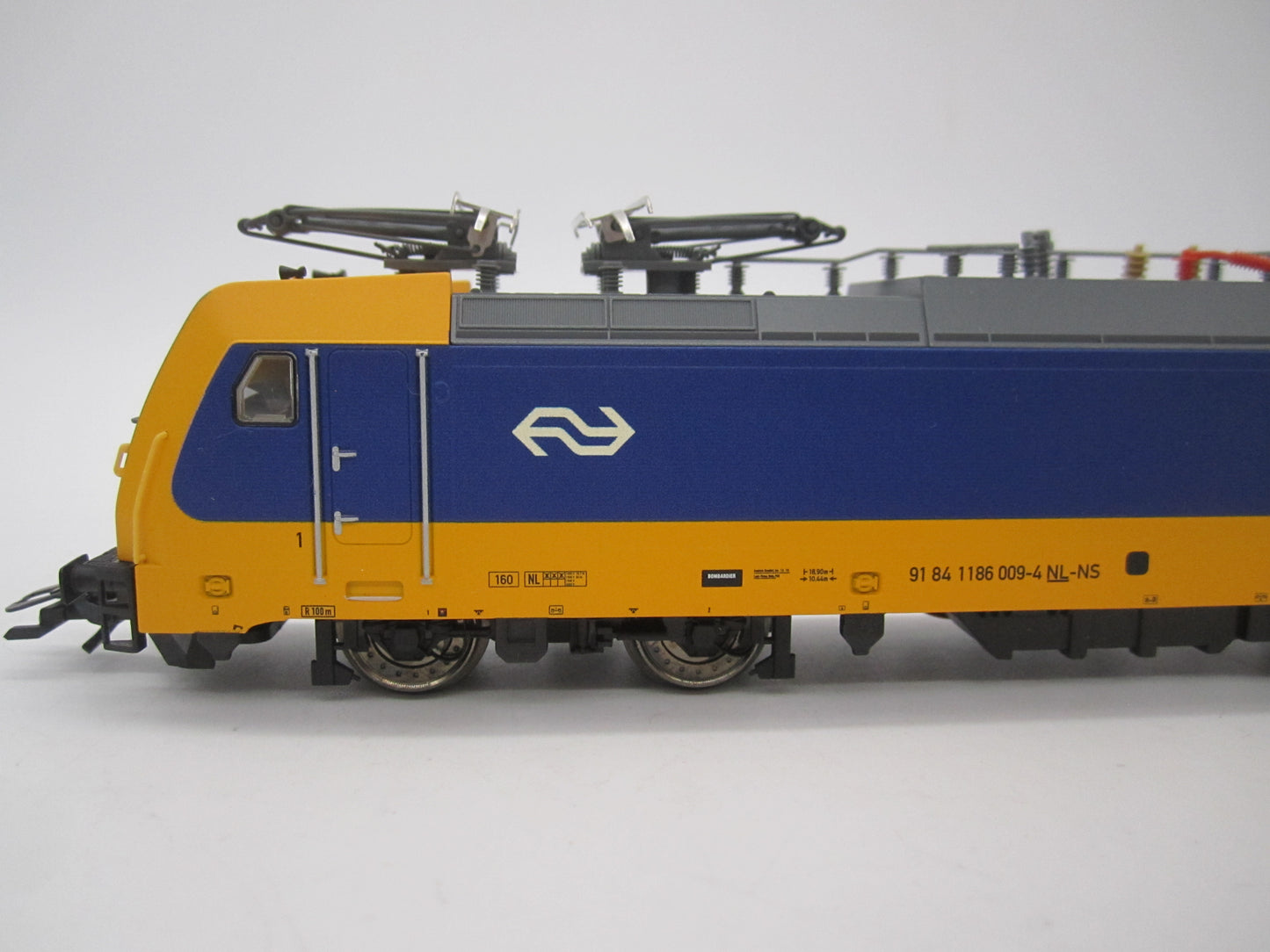Trix H0 - 22164 - E-loc, BR E-186 van de NS - Digitaal MFX/Sound