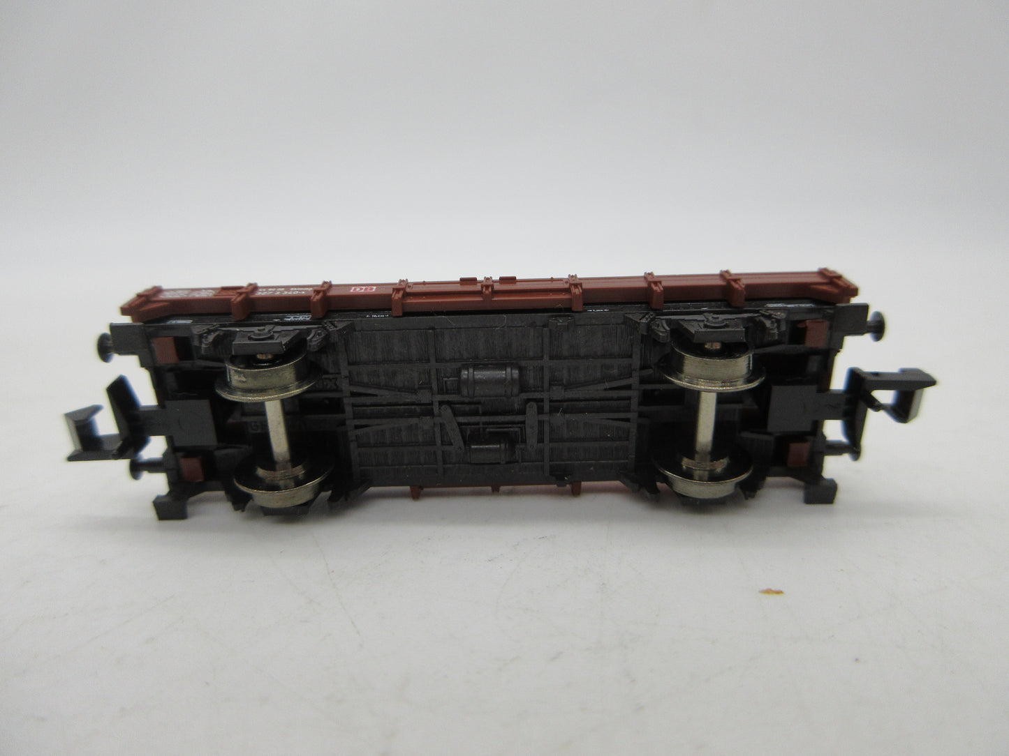 Minitrix N - 15212 - Platte wagen, beladen met 2 auto's van de DB
