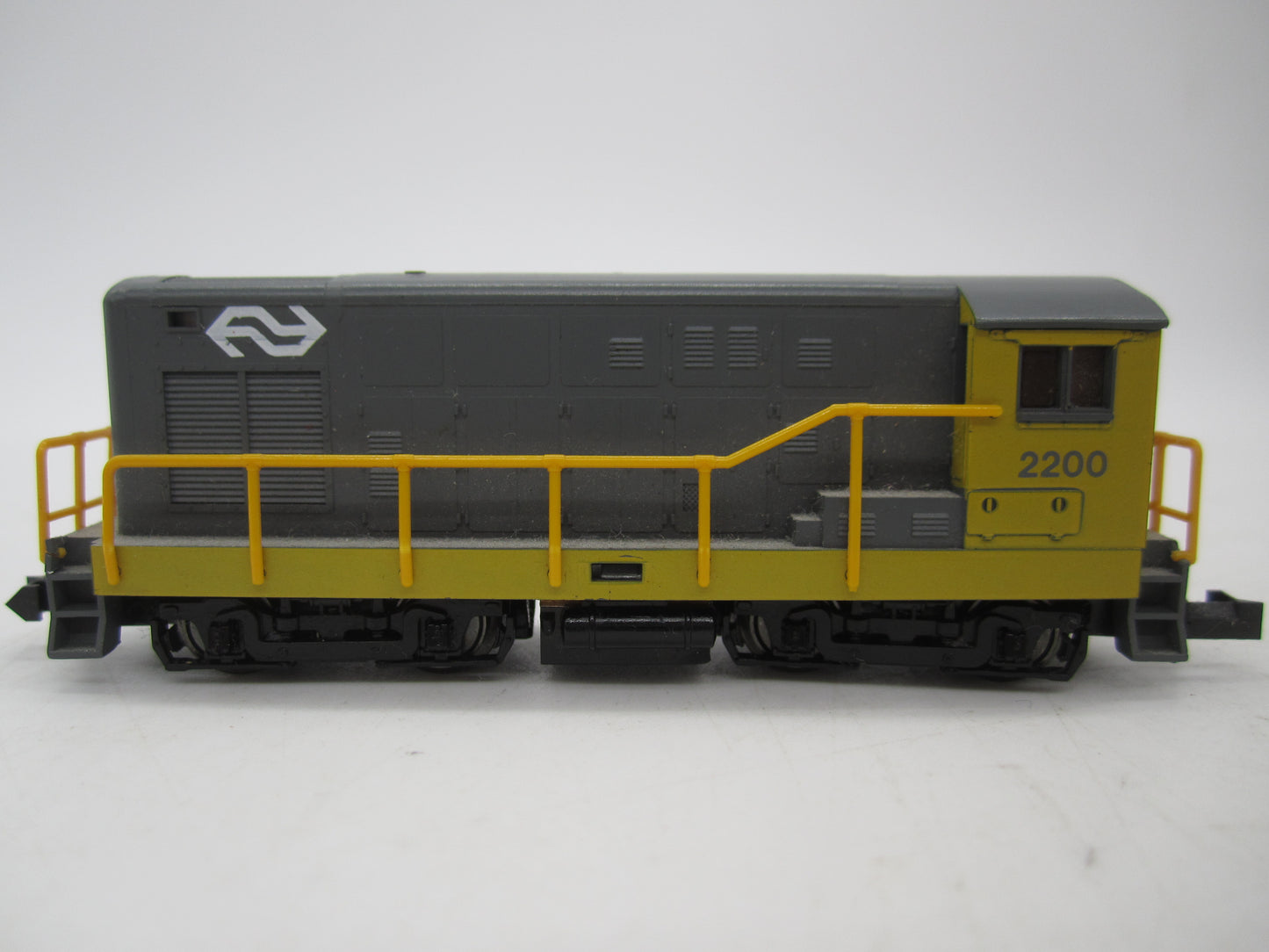 Minitrix N - 11035 - Diesellocomotief, Serie 2200 van de NS