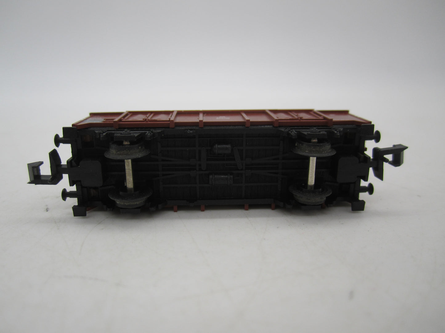 Minitrix N - 51 3531 00 - Geweatherde kleppenwagen van de DB