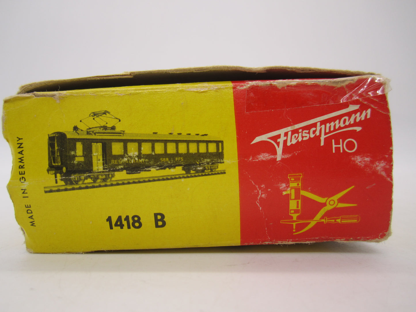 Fleischmann H0 - 1418 B - Personenwagen "Restauratierijtuig" van de SBB-CFF, met verlichting