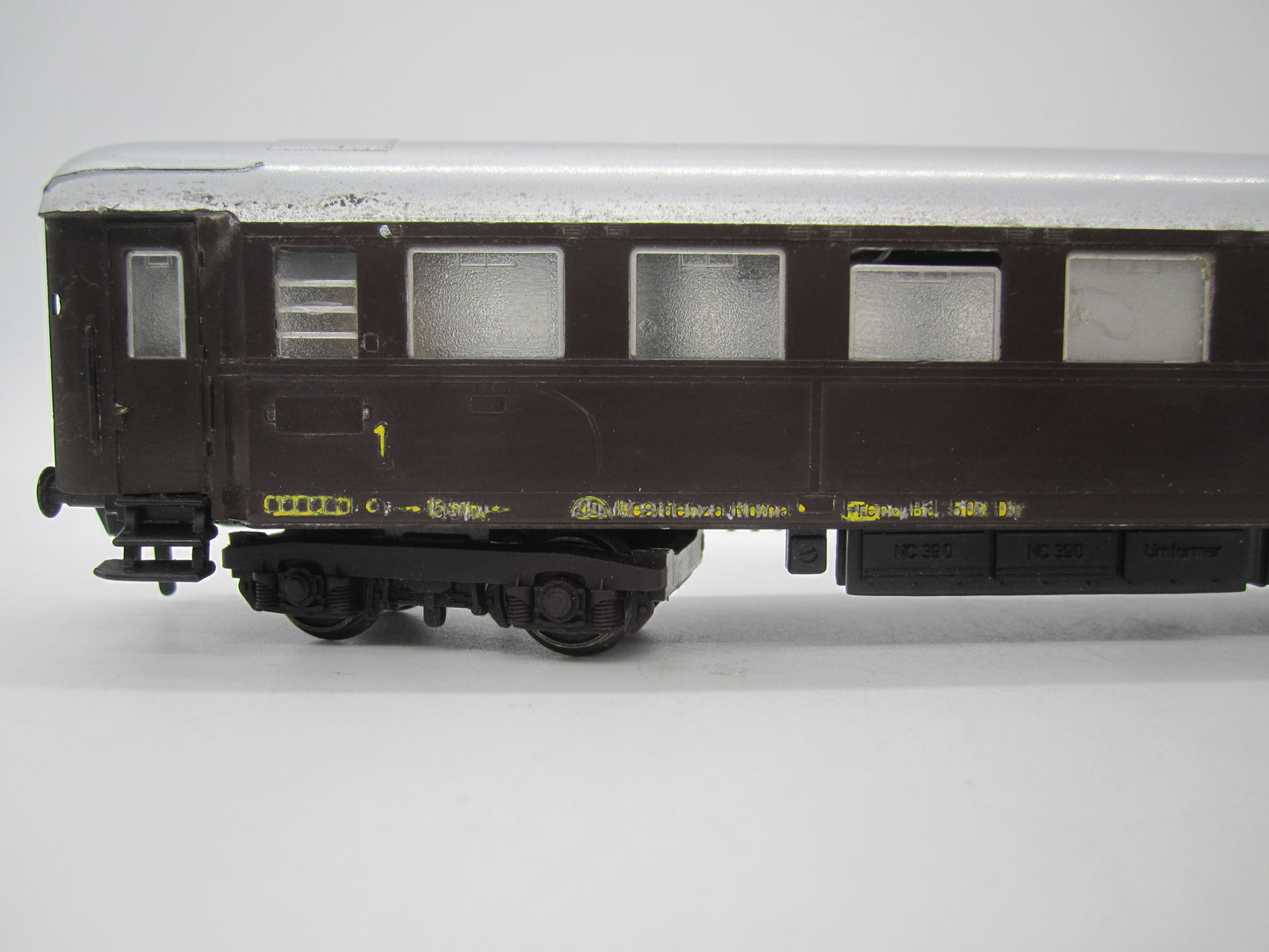 Fleischmann H0 - 1445 - Personenwagen 1e klas van de FS, met verlichting, ongelakte banen
