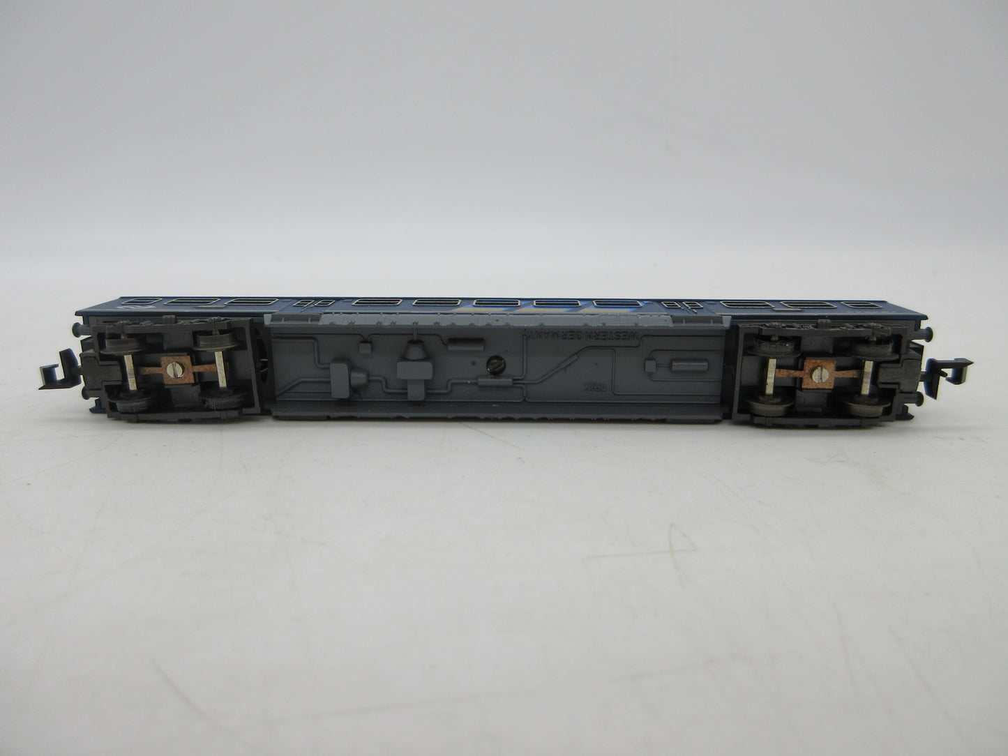 Minitrix N - 51 3129 00 - Personenwagen met verlichting van de NS