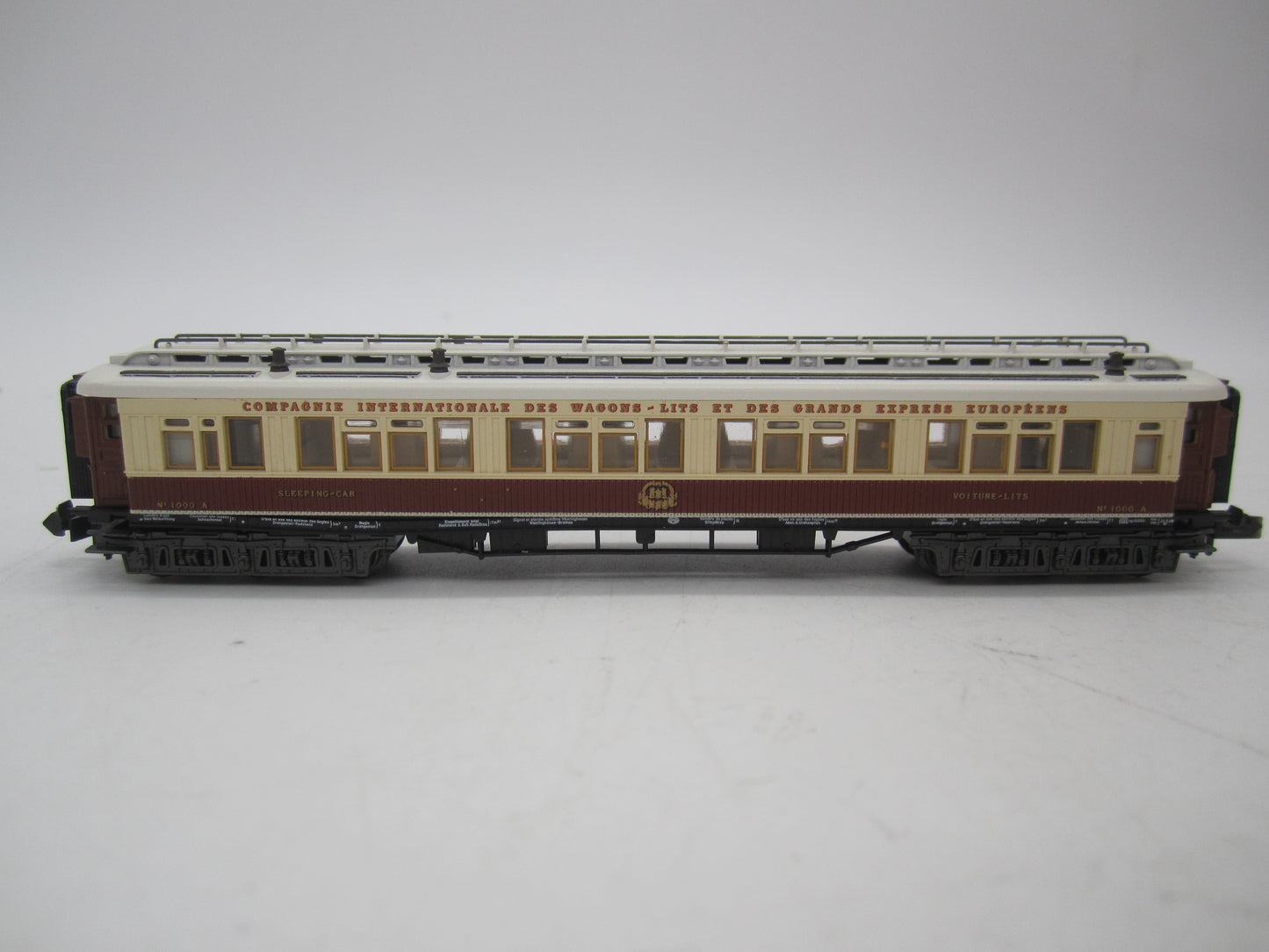 Minitrix N - 13180 - Personenrijtuig Oriënt Express van de CIWL, met verlichting