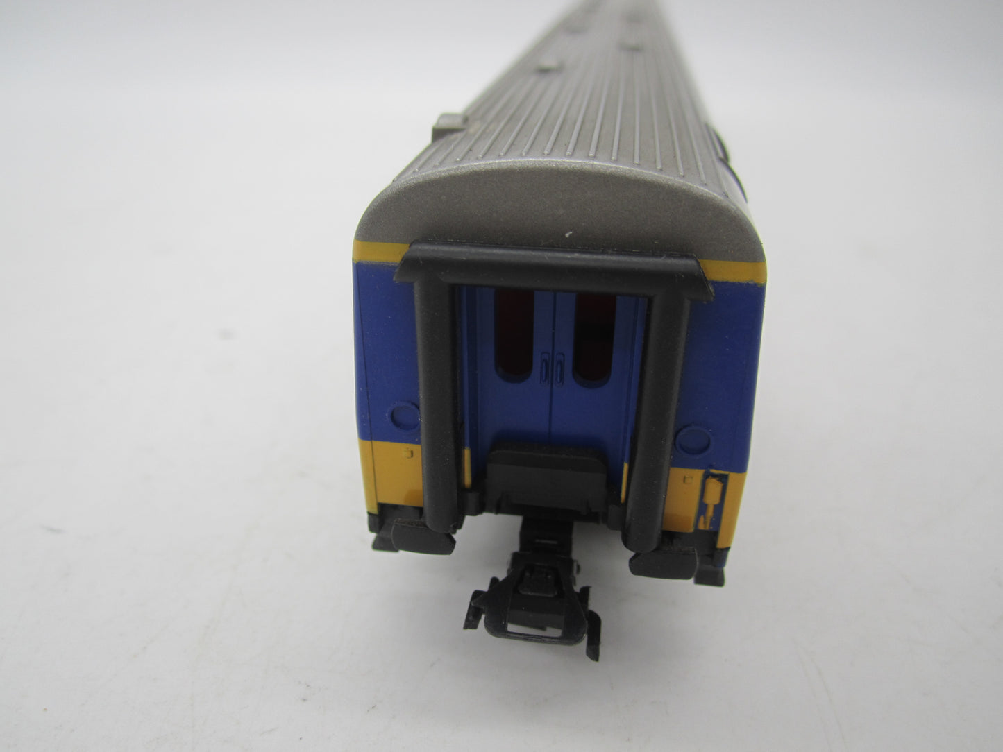 Märklin H0 - 4165 - Personenwagen 2e klas van de NS, met verlichting en kortkoppelingen