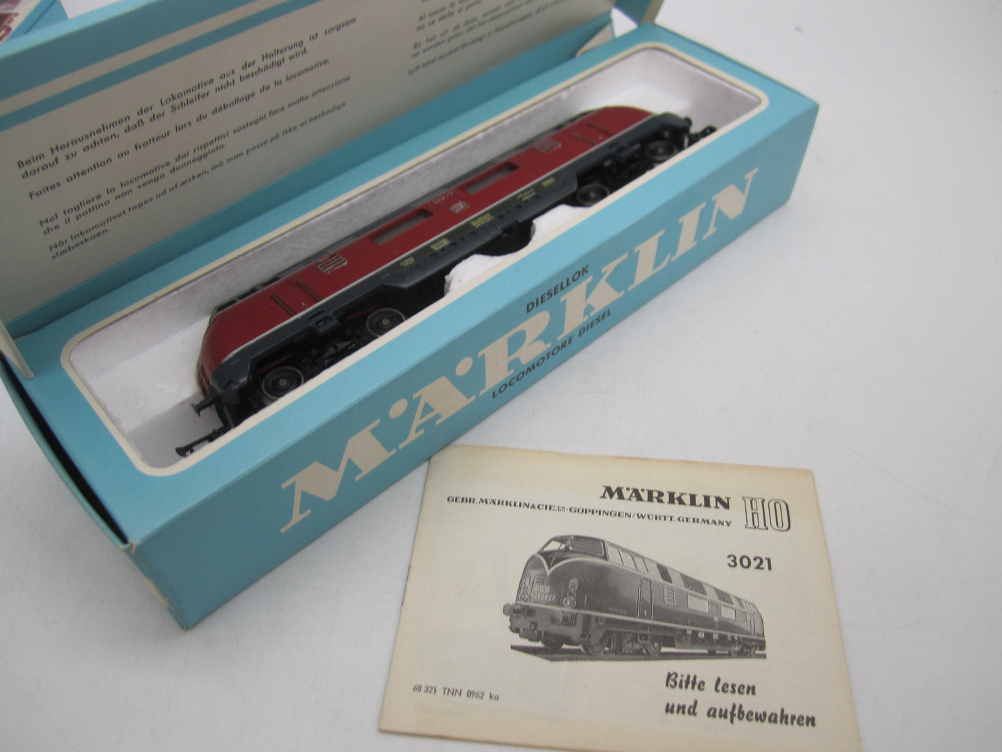 Märklin H0 - 3021 - Dieselloc, V200 027 van de DB - Analoog