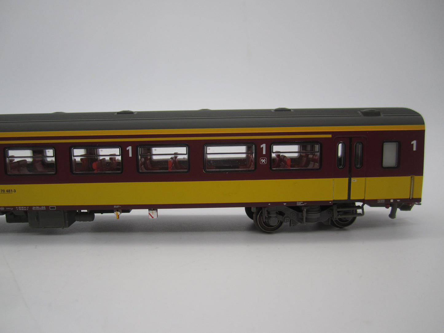 L.S. Models H0 - 44 061-1 - ICR rijtuig A10 Benelux 1e klas van de NS