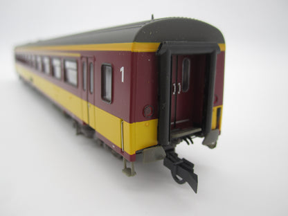 L.S. Models H0 - 44 061-1 - ICR rijtuig A10 Benelux 1e klas van de NS