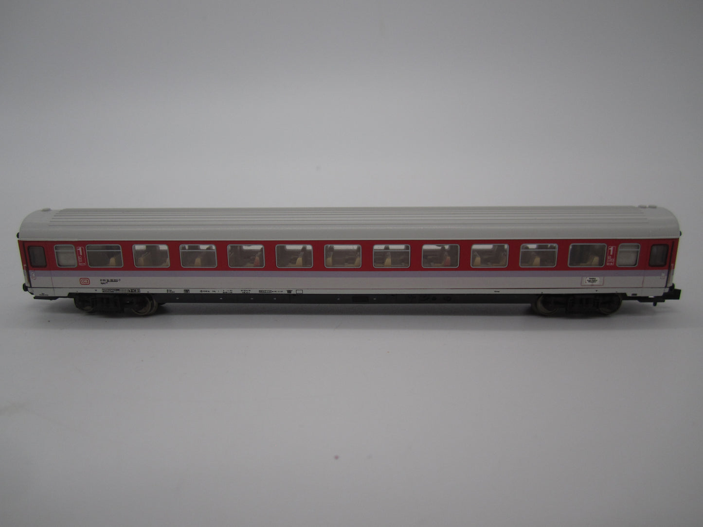 Minitrix N - 13198 - 1e klas IC rijtuig van de DB, met verlichting