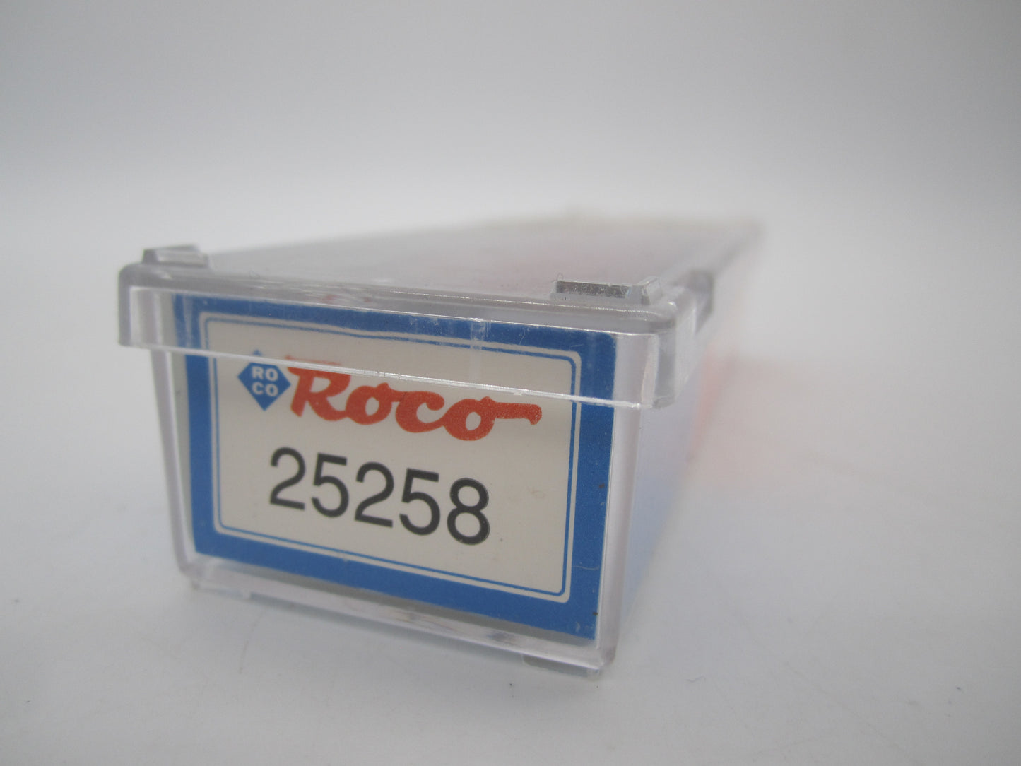 Roco N - 25258 - 4-assige lageboordwagen, met lading van de NS cargo