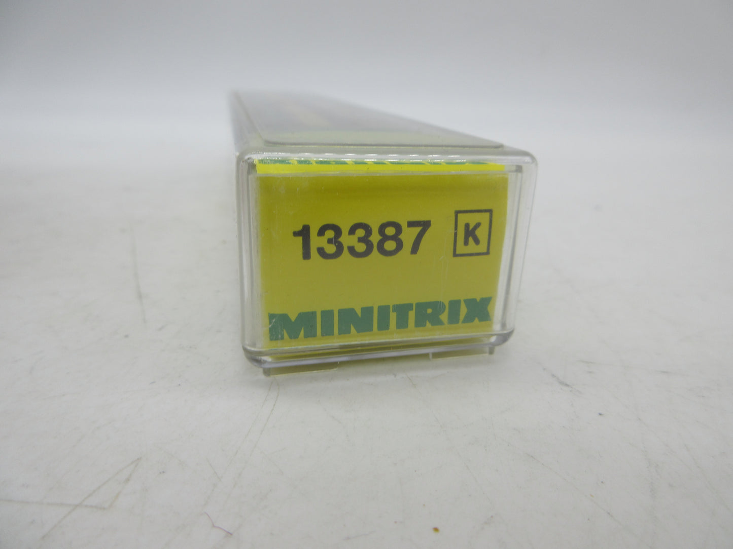 Minitrix N - 13387 - Personenwagen 2e klas "Benelux" van de NS, met verlichting