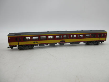Minitrix N - 13387 - Personenwagen 2e klas "Benelux" van de NS, met verlichting
