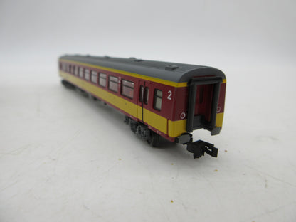 Minitrix N - 13387 - Personenwagen 2e klas "Benelux" van de NS, met verlichting