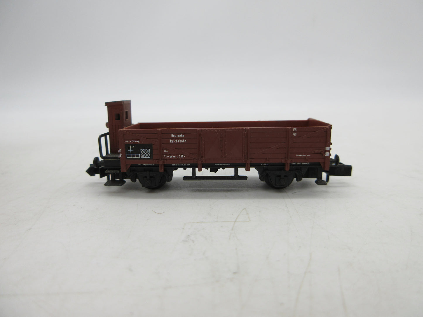 Arnold N - 4412 - Lageboordwagen met remmershuis van de DRG