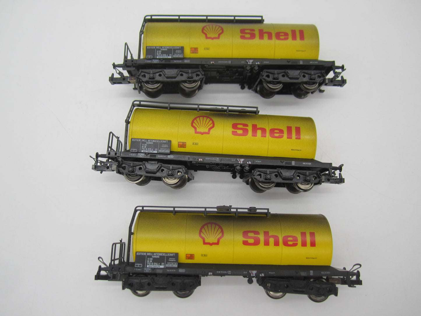 Trix H0 - 23809 - 3-delige wagenset "Shell" geweatherd van de DB