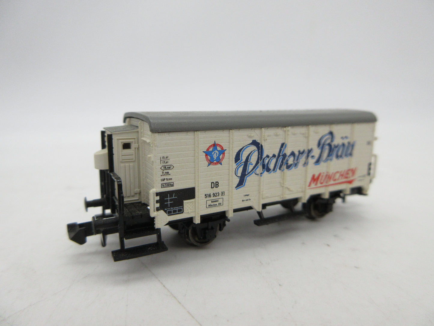 Fleischmann N - 8350 K - Koelwagen met remmershuis "Pschorr-Bräu" van de DB