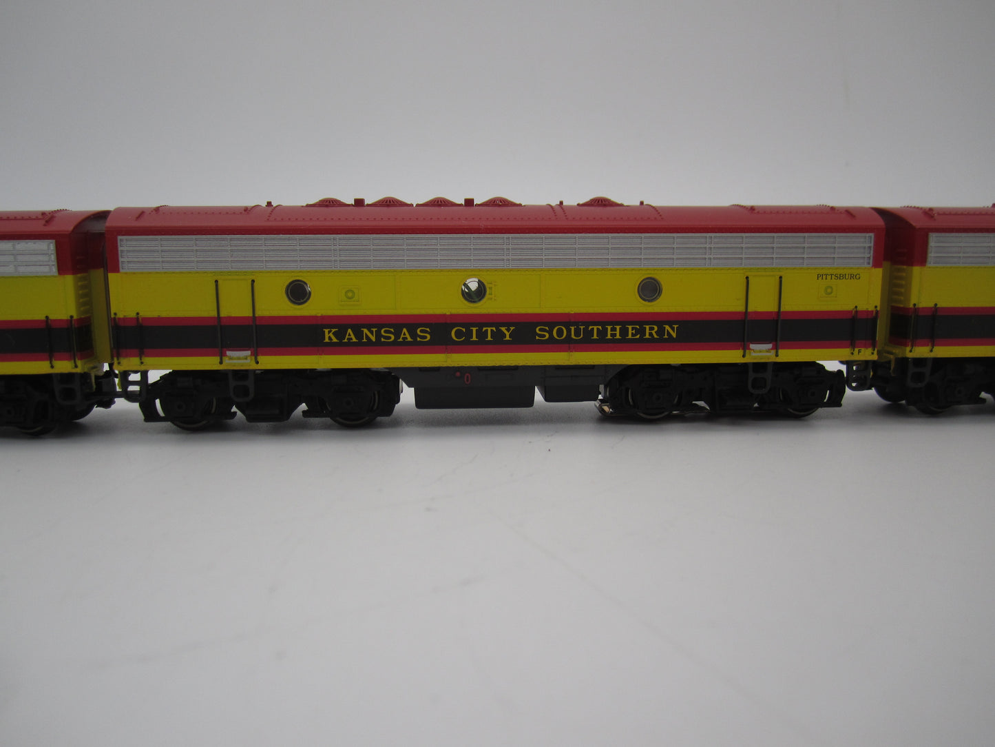 Märklin H0 - 37628 - Dieselloc, 3-delige F-7 van de Kansas City Southern - MFX Digitaal/Sound
