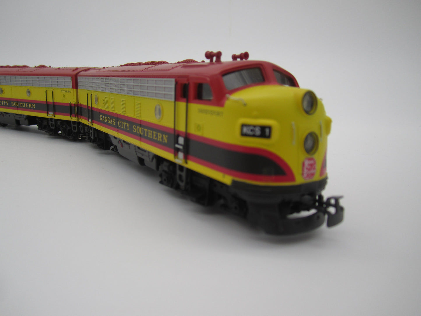 Märklin H0 - 37628 - Dieselloc, 3-delige F-7 van de Kansas City Southern - MFX Digitaal/Sound