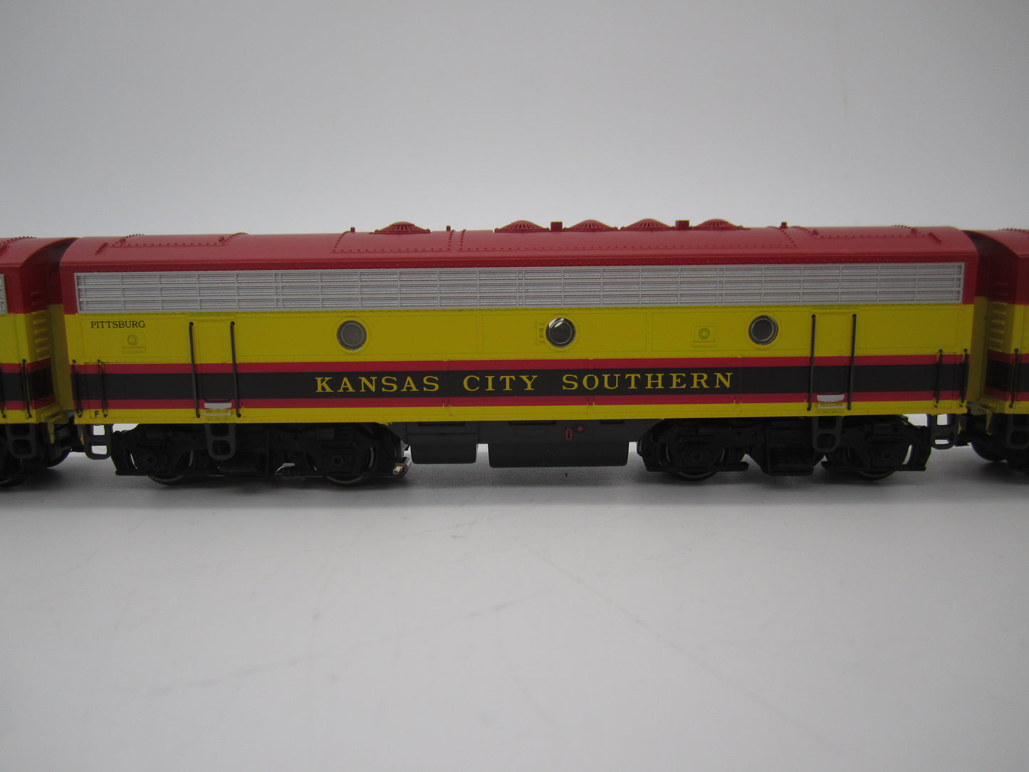 Märklin H0 - 37628 - Dieselloc, 3-delige F-7 van de Kansas City Southern - MFX Digitaal/Sound