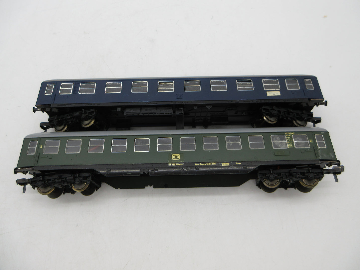 Fleischmann H0 - 1501/1502 - Rijtuig 2e klas en 1e klas van de DB, met interieurverlichting