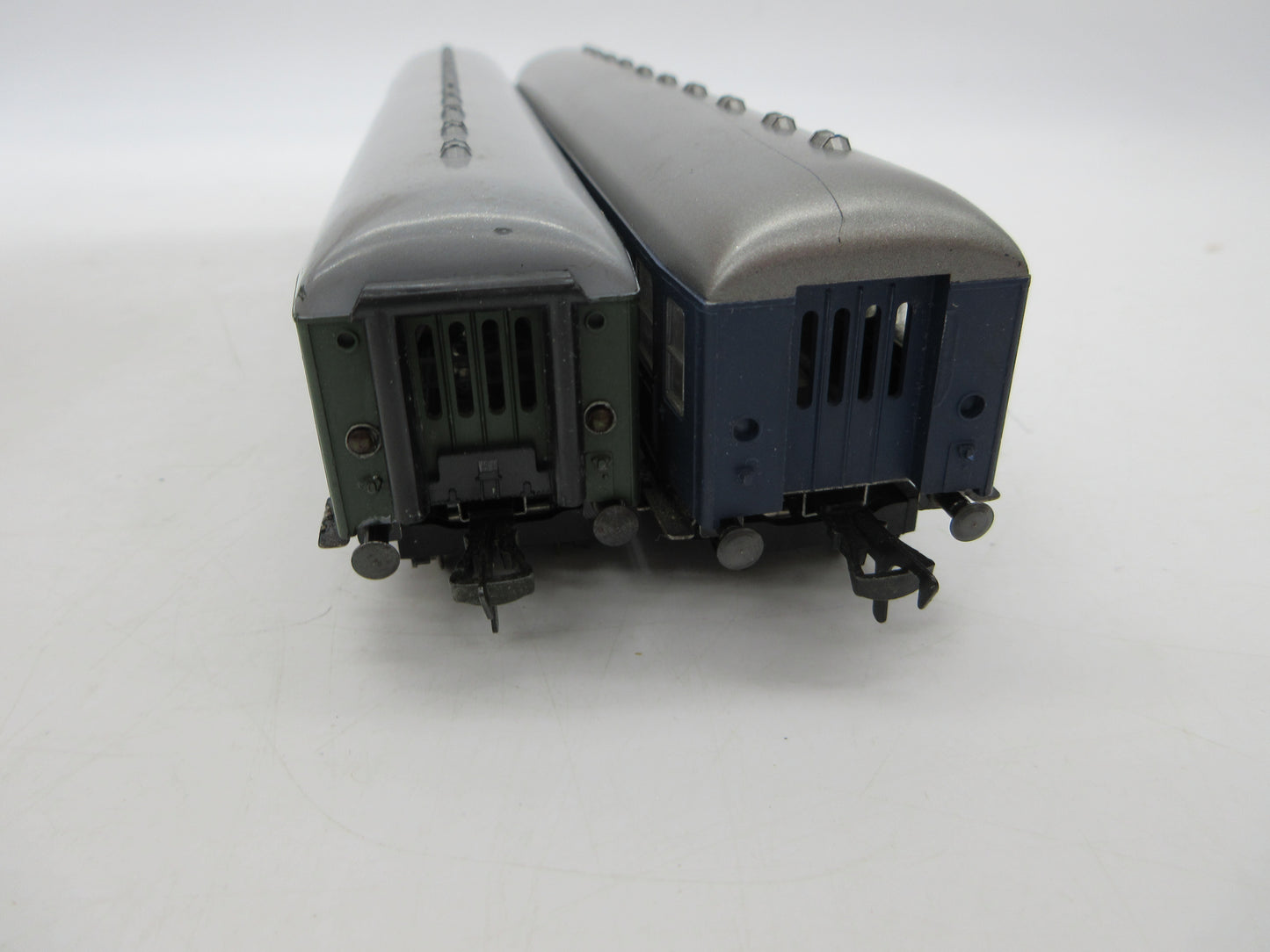 Fleischmann H0 - 1501/1502 - Rijtuig 2e klas en 1e klas van de DB, met interieurverlichting