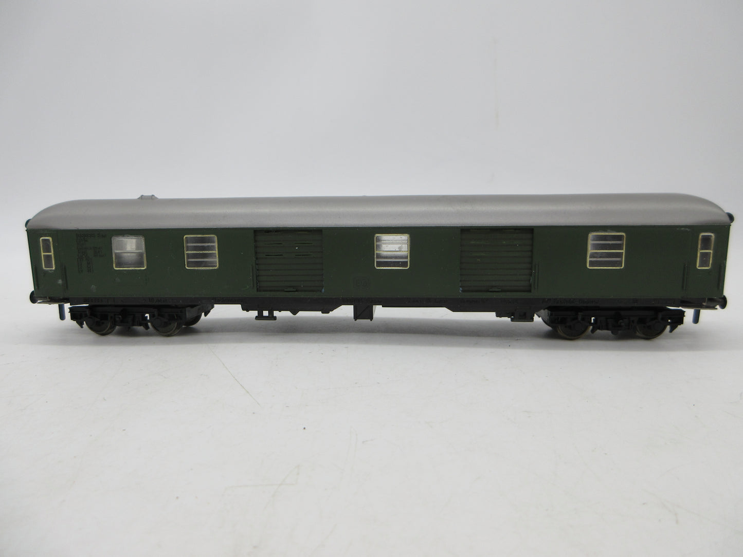 Fleischmann H0 - 1504 - Bagagerijtuig van de DB, met interieurverlichting en sluitlicht
