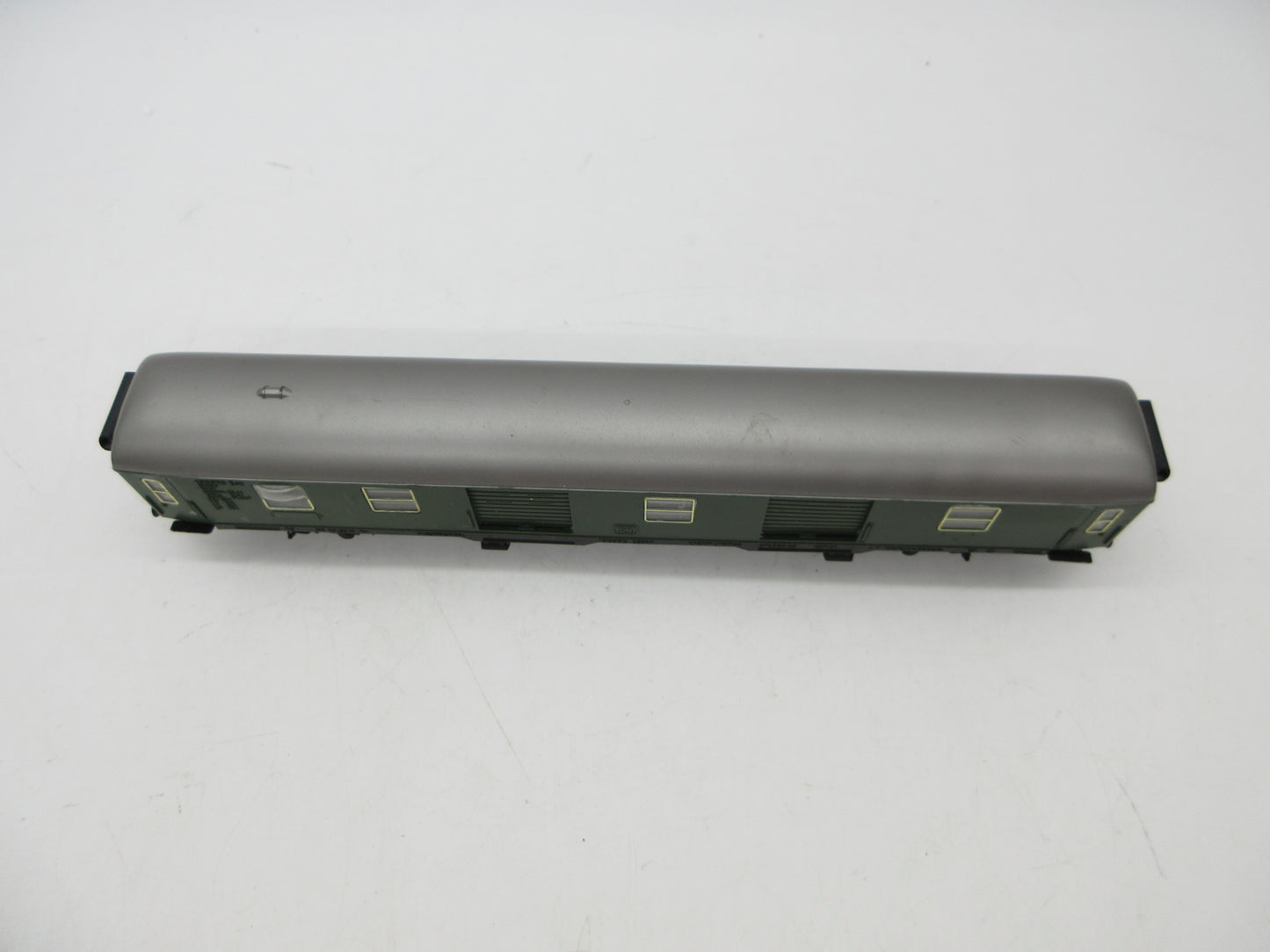 Fleischmann H0 - 1504 - Bagagerijtuig van de DB, met interieurverlichting en sluitlicht