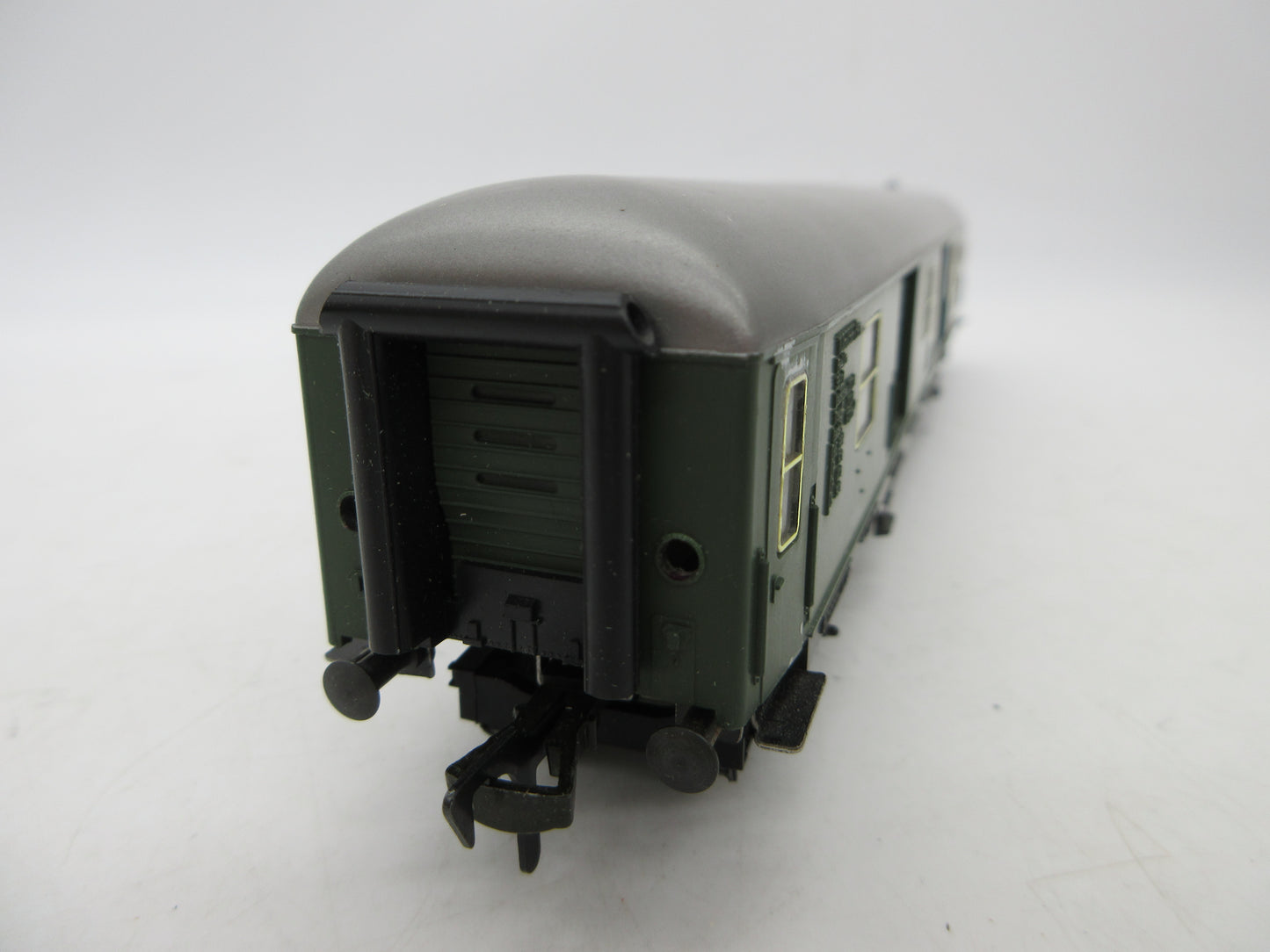 Fleischmann H0 - 1504 - Bagagerijtuig van de DB, met interieurverlichting en sluitlicht