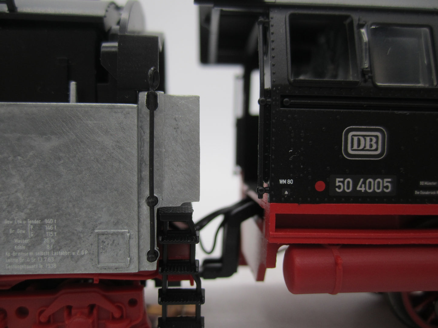 Märklin H0 - 37049 - Stoomloc met tender, BR 50.40 van de DB ongelakt - MFX/Sound