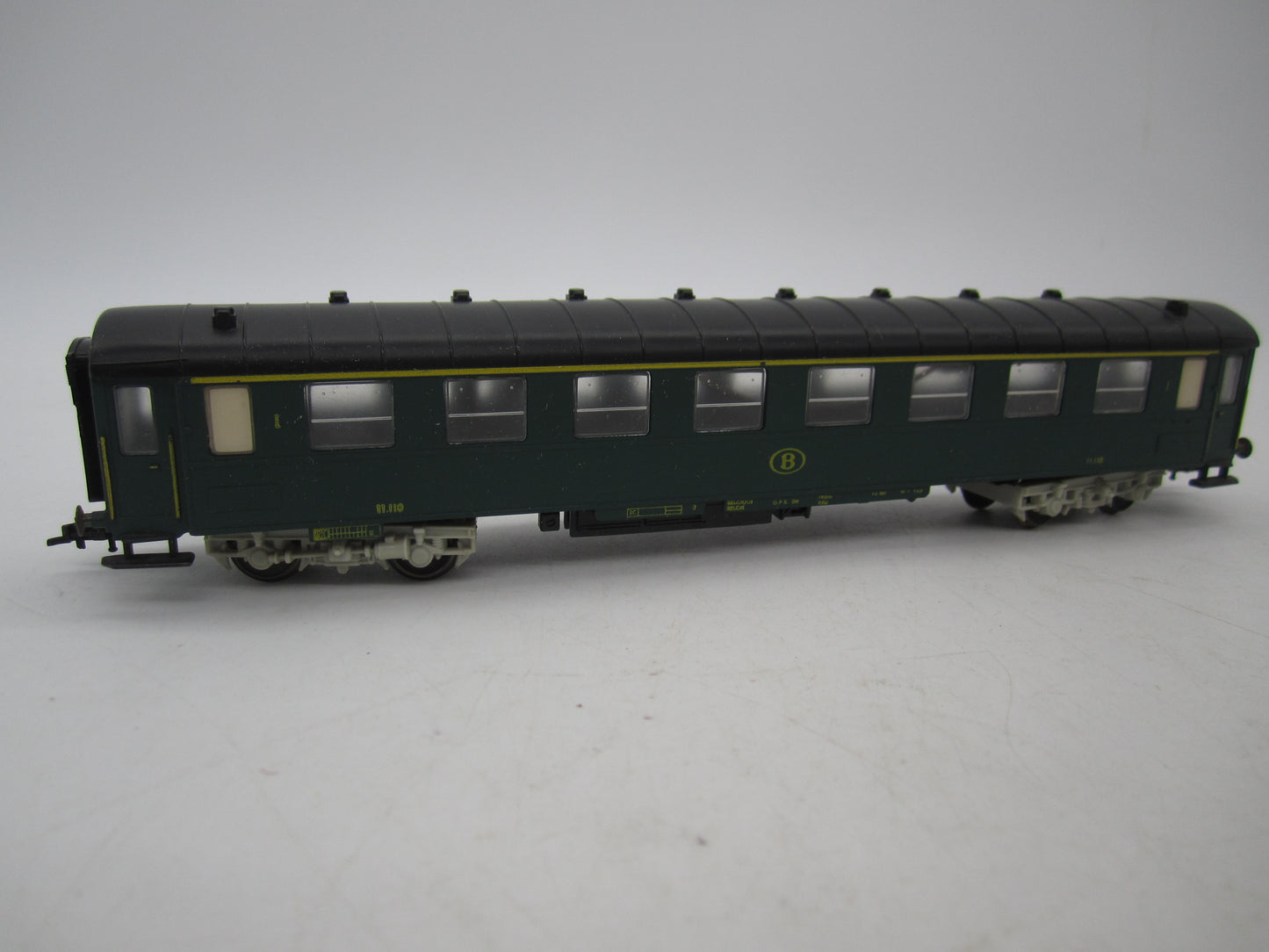 Fleischmann H0 - 5151 - Personenrijtuig 1e klas van de NMBS, met verlichting