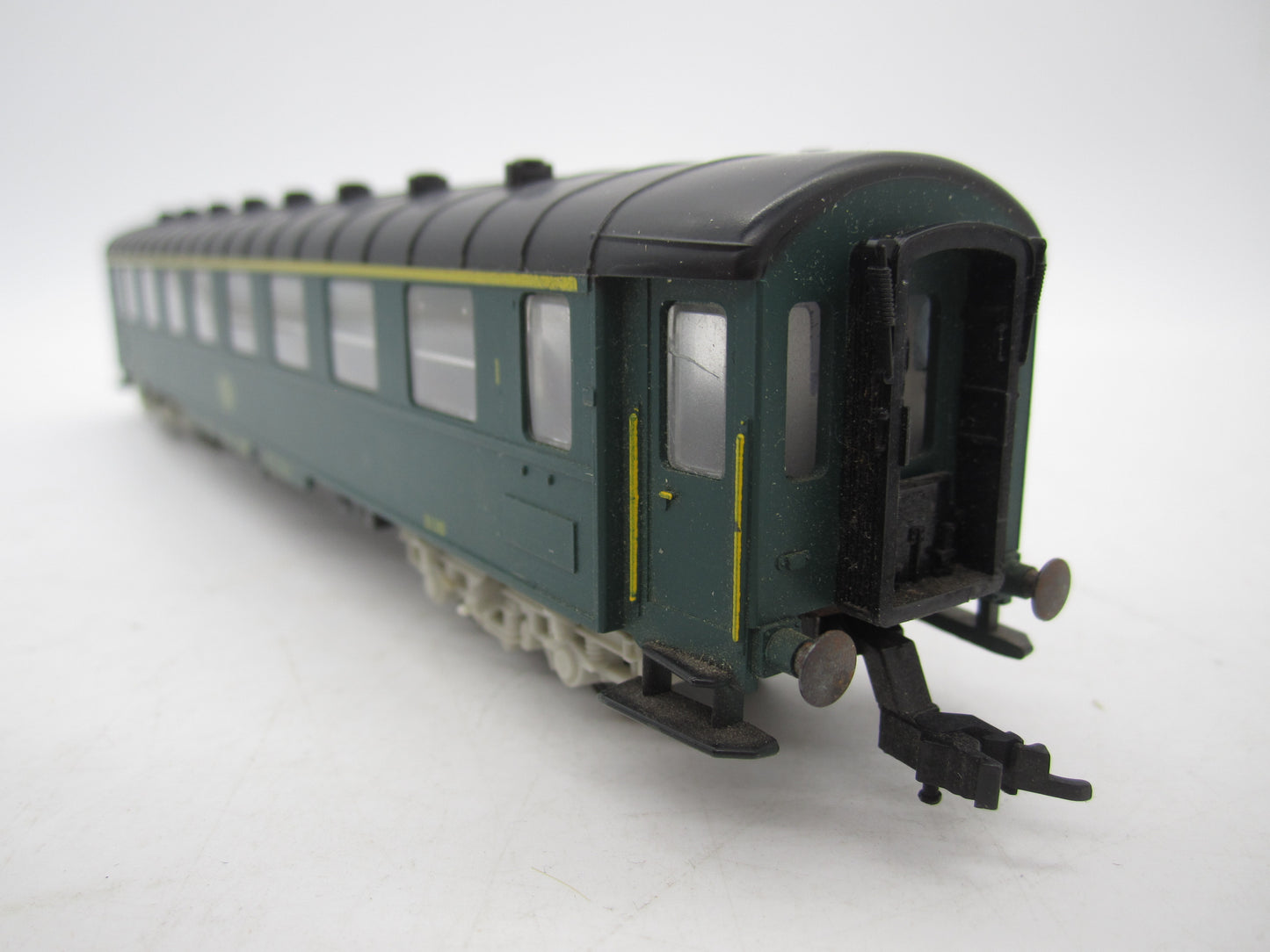 Fleischmann H0 - 5151 - Personenrijtuig 1e klas van de NMBS, met verlichting
