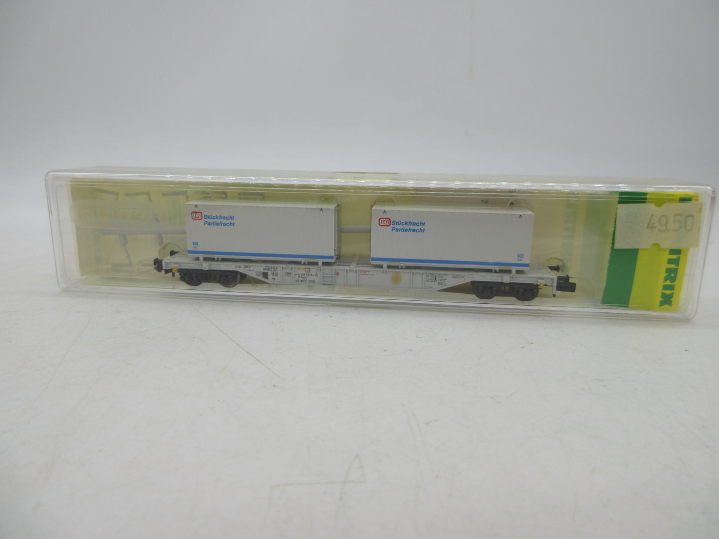 Minitrix N - 13823 - Containerwagen, beladen met 2 containers van de DB