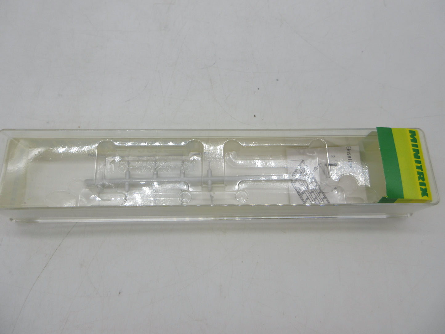 Minitrix N - 13823 - Containerwagen, beladen met 2 containers van de DB