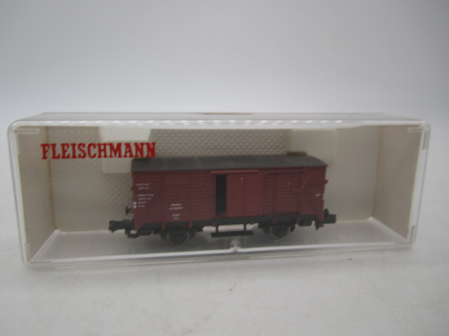 Fleischmann Piccolo N - 8350 - Gesloten goederenwagen van de DB