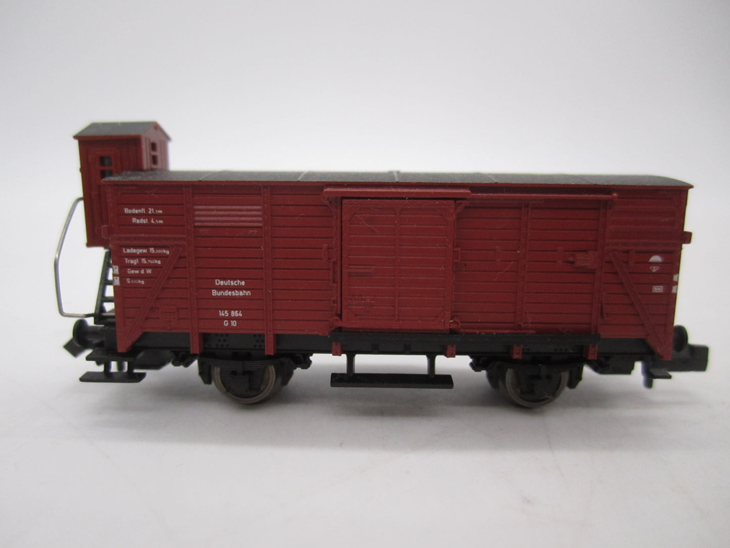 Fleischmann Piccolo N - 8355 - Gesloten goederenwagen met remmershuis van de DB