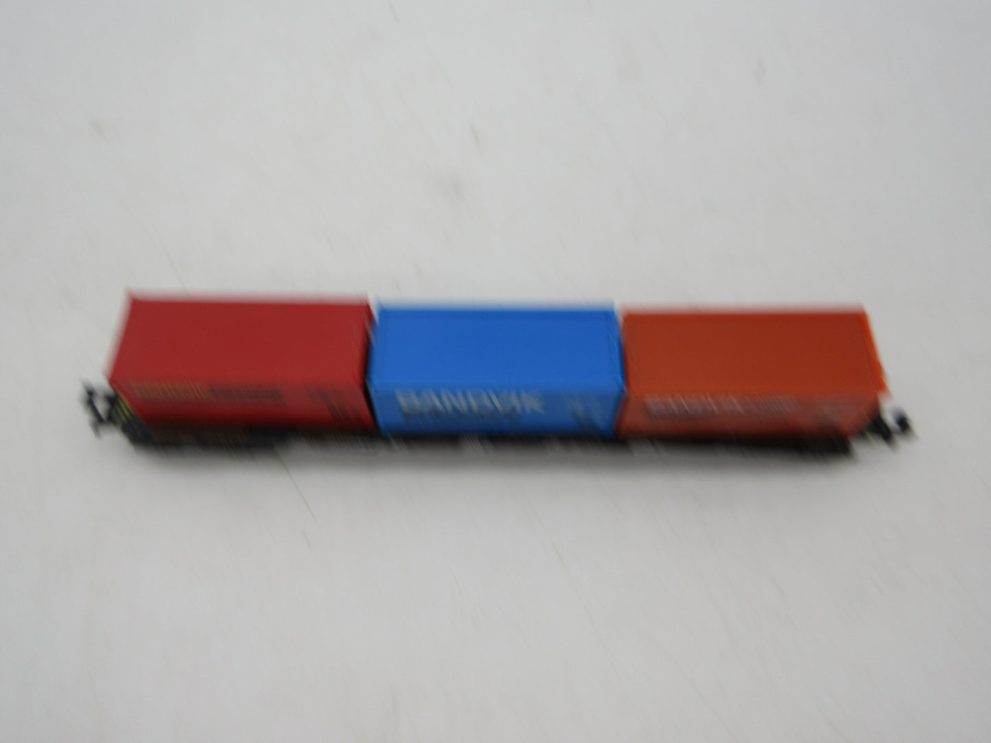 Minitrix N - 51 3507 00 - 4-assige containerwagen, met 3 containers beladen van de DB
