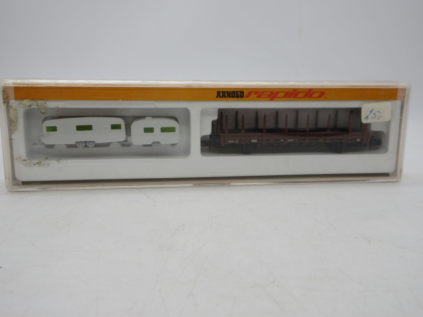 Arnold N - 4472 - Rongenwagen, beladen met 2 caravans van de DB