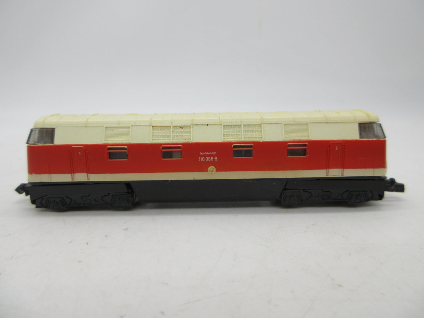 Piko N - 5/4124 - Dieselloc, BR 118 van de DR