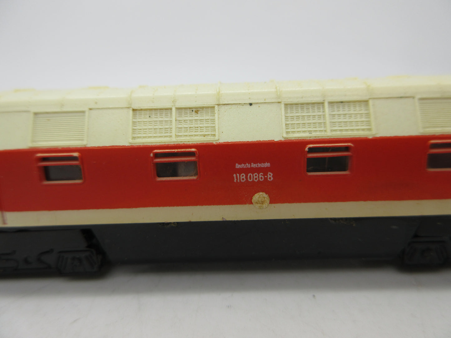Piko N - 5/4124 - Dieselloc, BR 118 van de DR