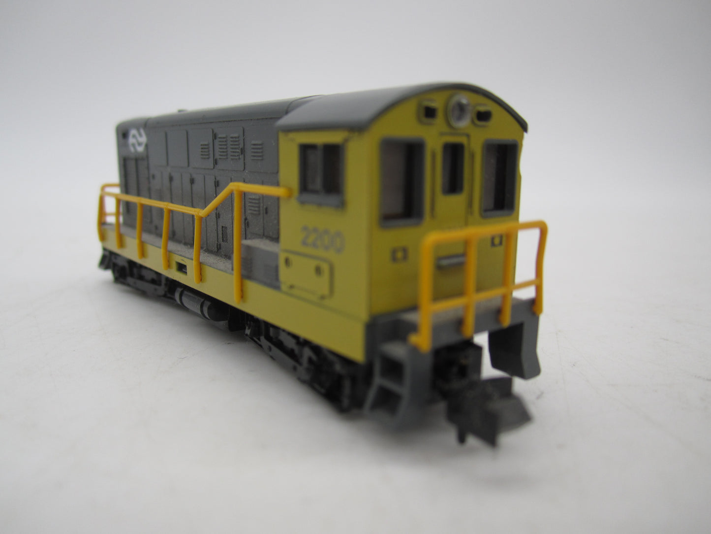 Minitrix N - 11035 - Diesellocomotief, Serie 2200 van de NS