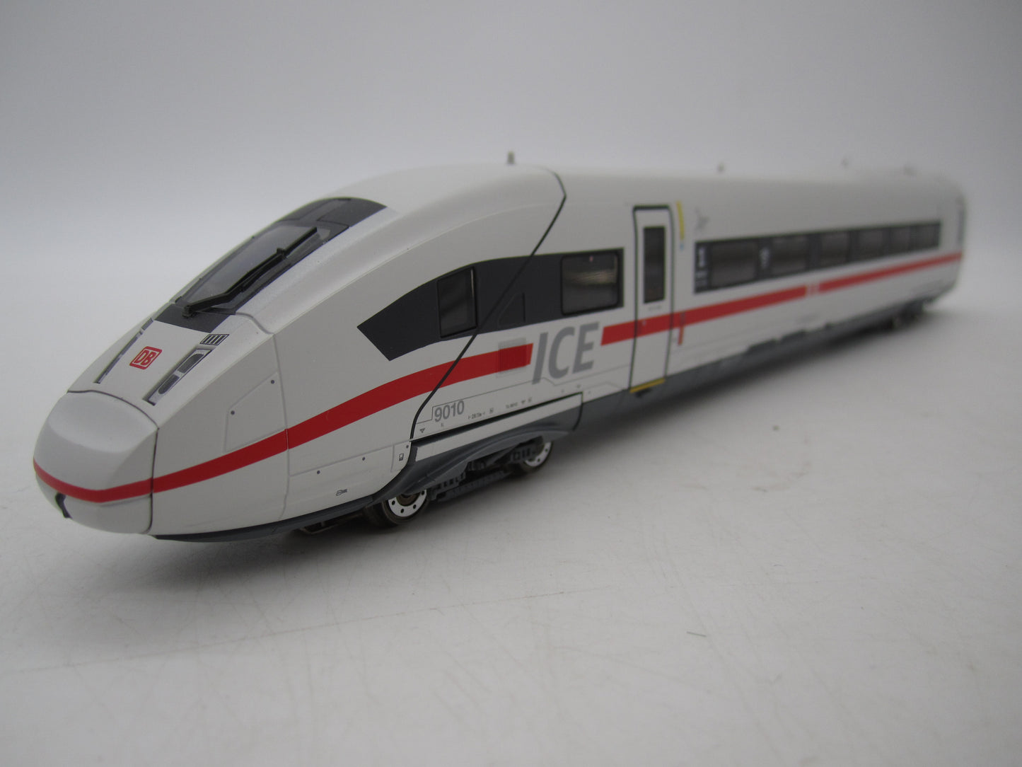 Märklin H0 - 39714 - 5-delige treinset BR 412/812 "ICE 4" van de DB - MFX/Sound