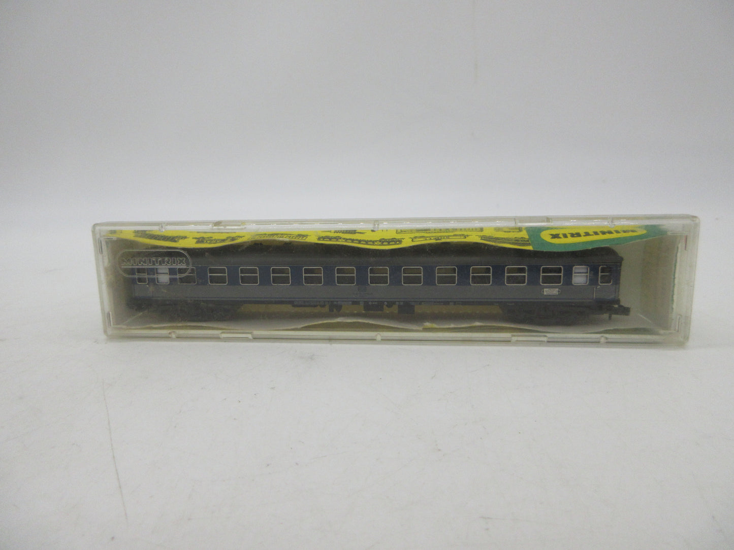 Minitrix N - 51 3091 00 - Personenwagen 2e klas van de DB, met verlichting