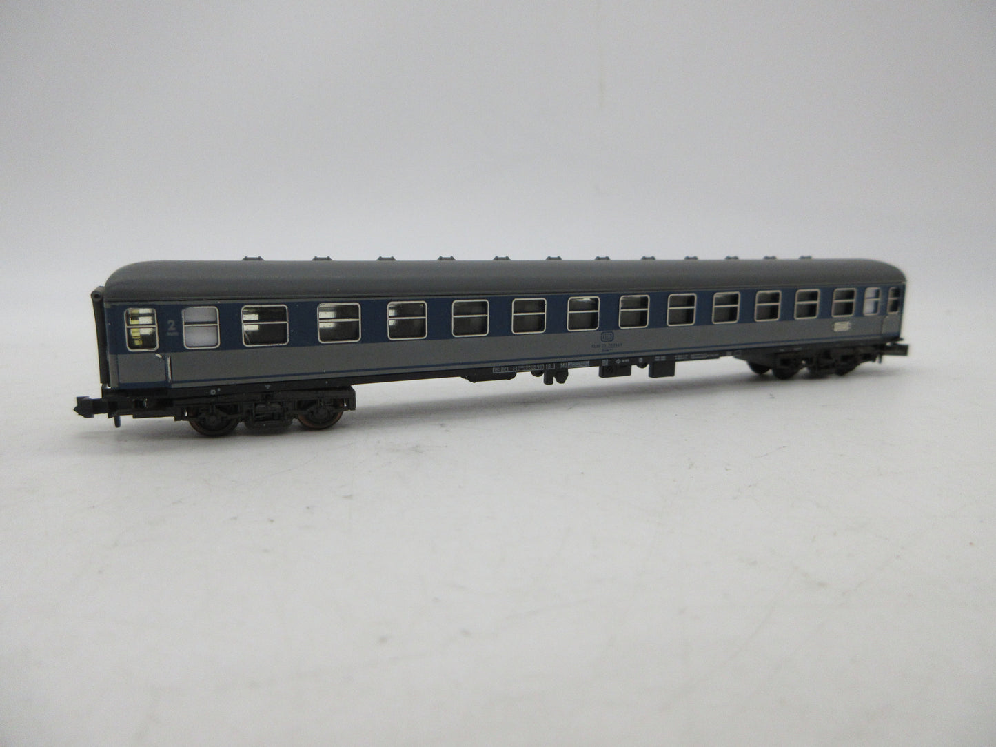 Minitrix N - 51 3091 00 - Personenwagen 2e klas van de DB, met verlichting