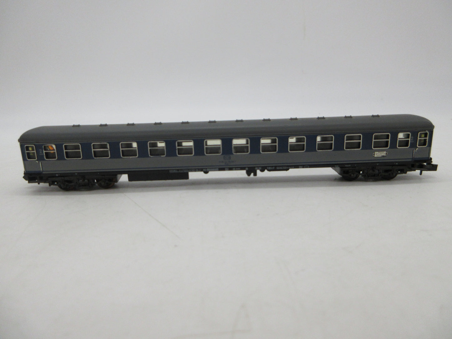 Minitrix N - 51 3091 00 - Personenwagen 2e klas van de DB, met verlichting