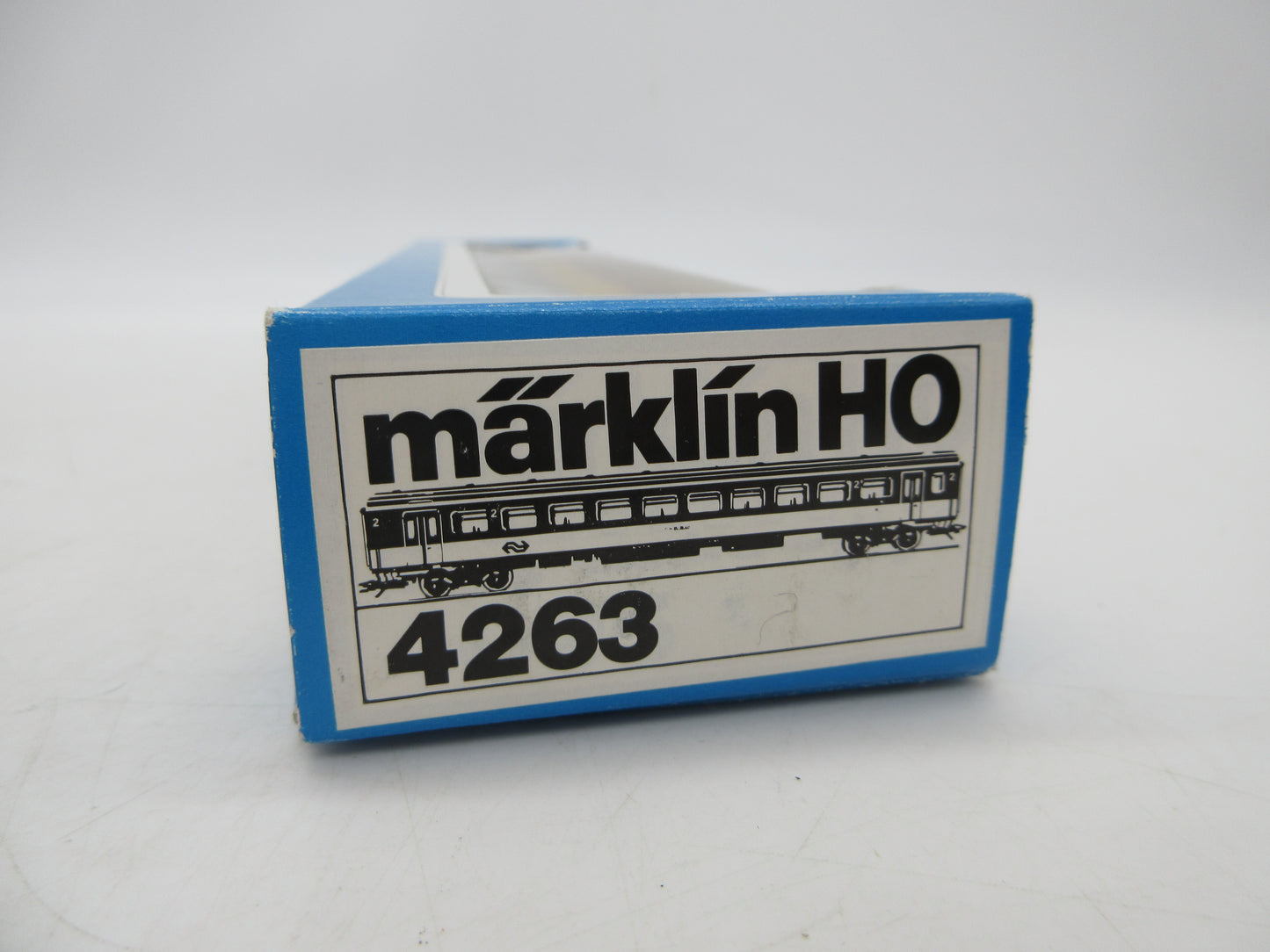 Märklin H0 - 4263 - Personenwagen 2e klas "Benelux" van de NS, met verlichting