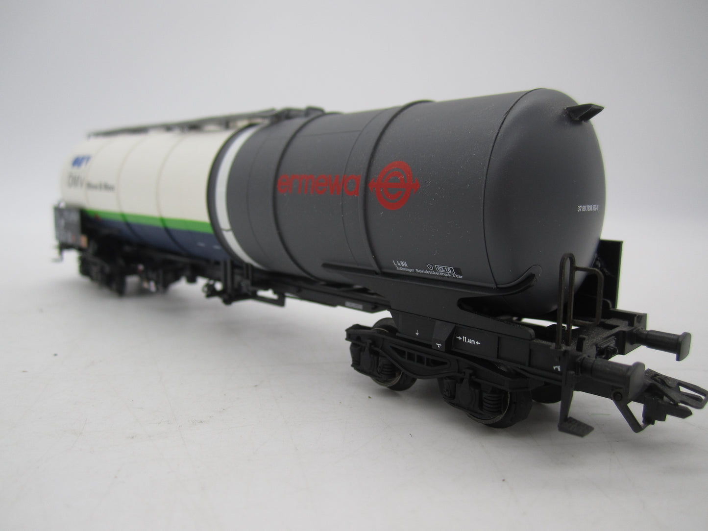 Trix H0 - 24206-04 - 4-assige ketelwagen "OMV/Ermewo" - AC