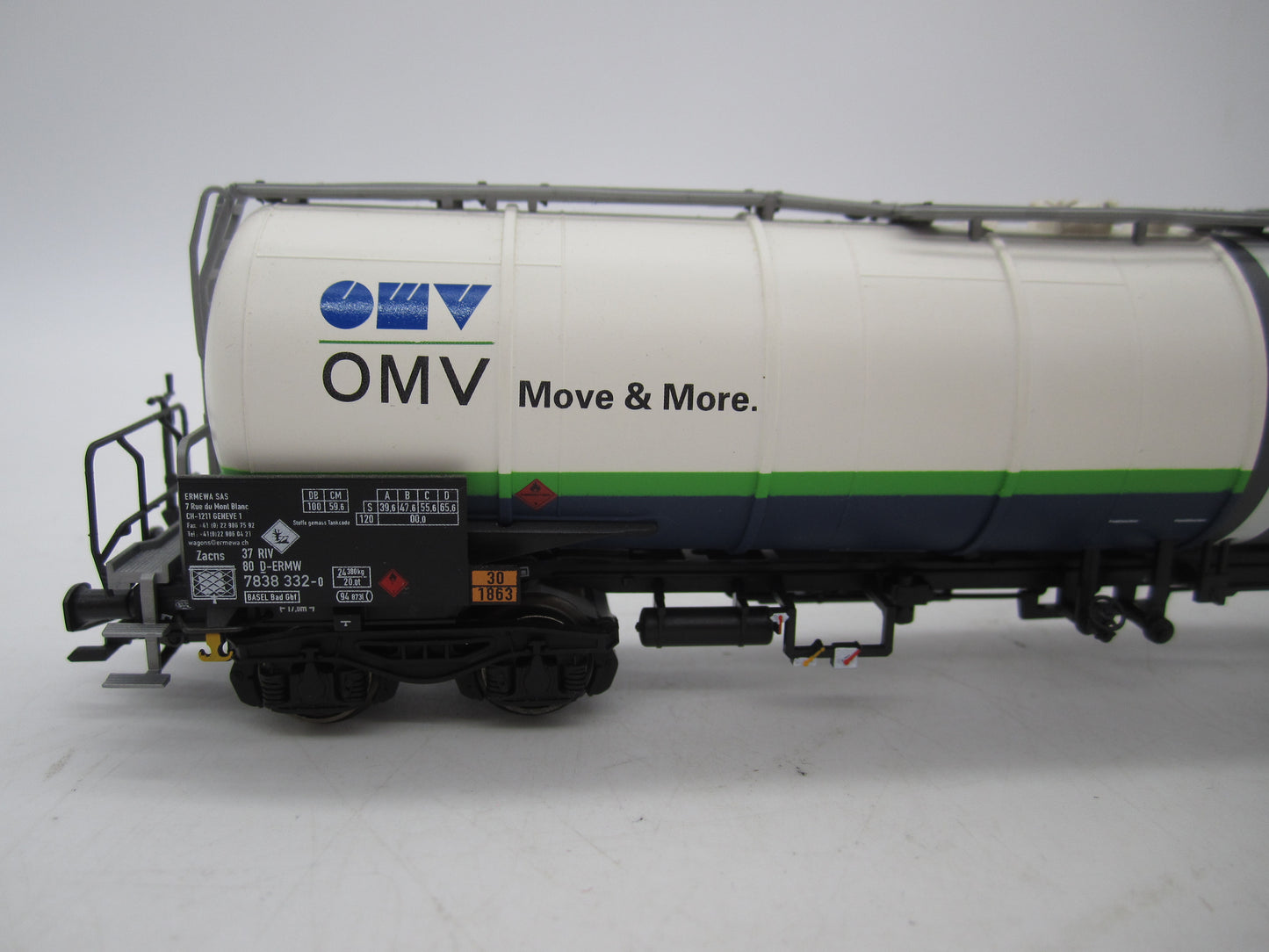 Trix H0 - 24206-04 - 4-assige ketelwagen "OMV/Ermewo" - AC