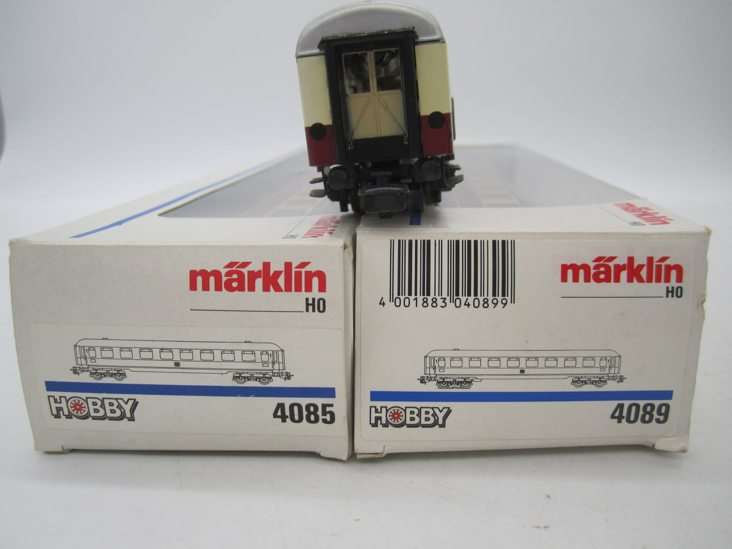 Märklin H0 - 4085/4089 - 3 TEE rijtuigen 1e klas van de DB - Met verlichting
