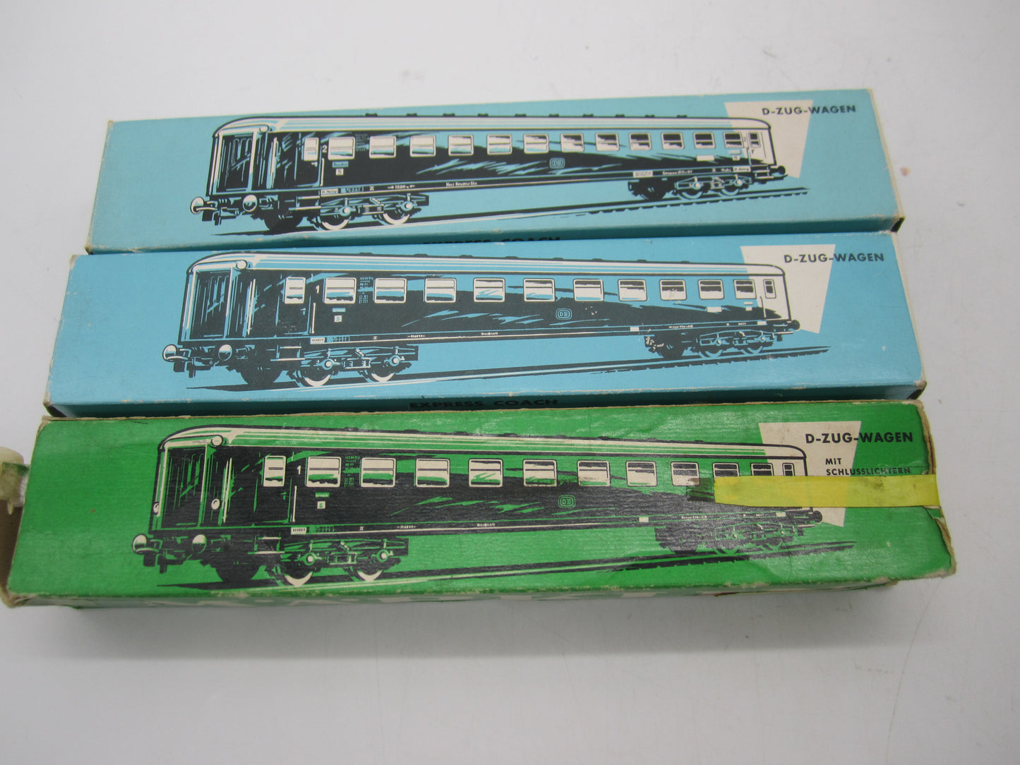 Märklin H0 - 4027/4022 - 3 D-rijtuigen van de DB - Deels met verlichting